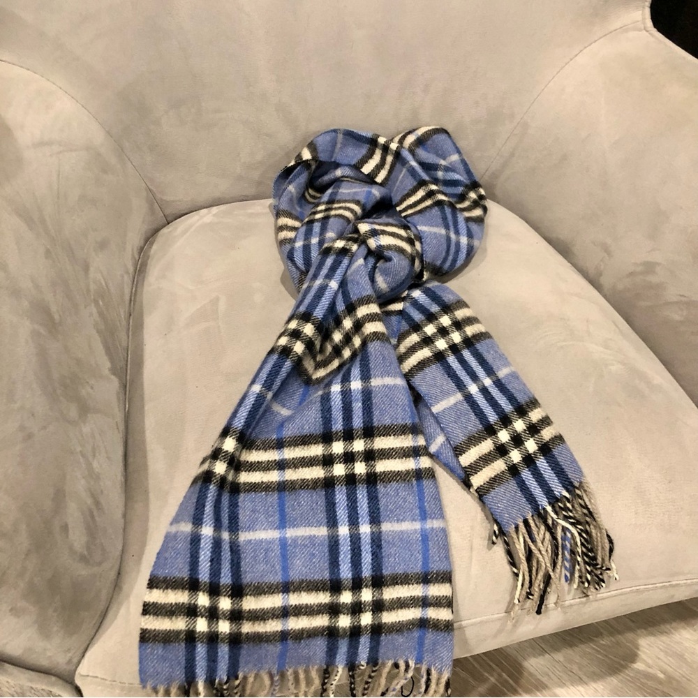 Burberry 100% cashmere blue plaid scarf - Picture 2 of 4